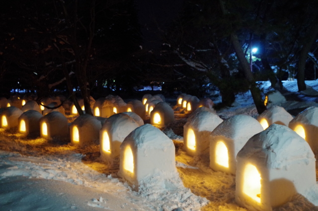 観光情報：弘前城雪燈籠まつり1