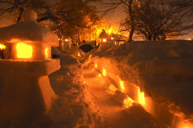 観光情報：上杉雪灯篭まつり1