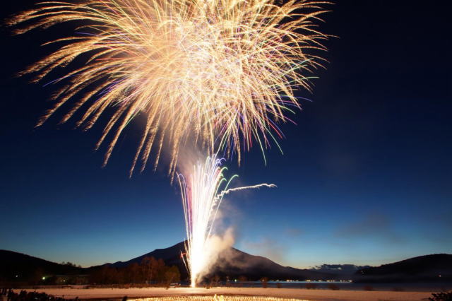 観光情報：アイスキャンドルフェスティバル3